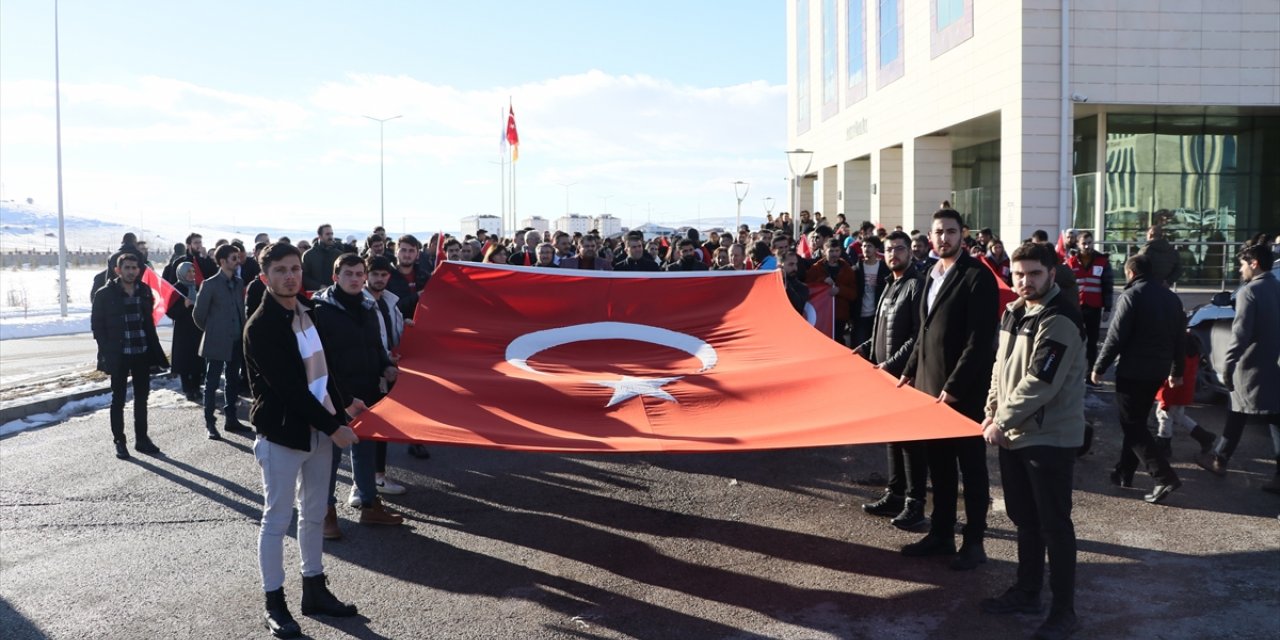 Bayburt'ta "Şehitlere Saygı" yürüyüşü düzenlendi