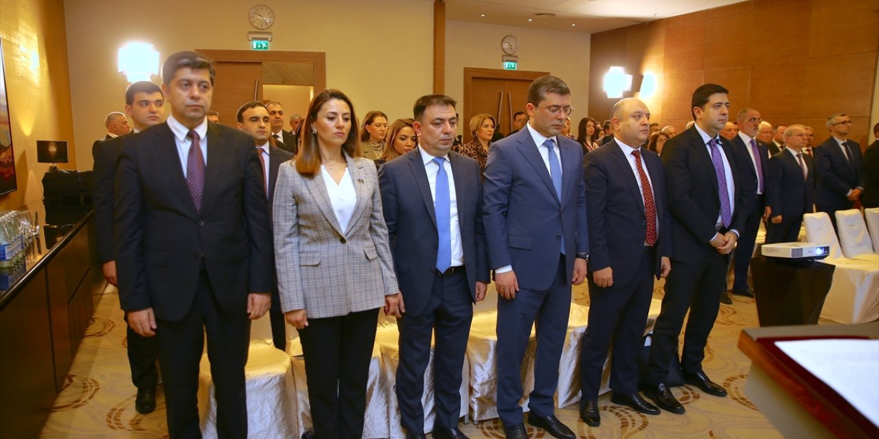 Bakü'de, "Azerbaycan basınının gelişmesinde Haydar Aliyev'in rolü" konulu konferans düzenlendi