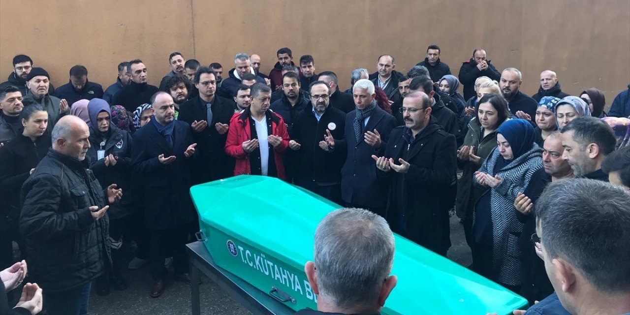 Kütahya'da evinin çatısından düşen kişi hayatını kaybetti