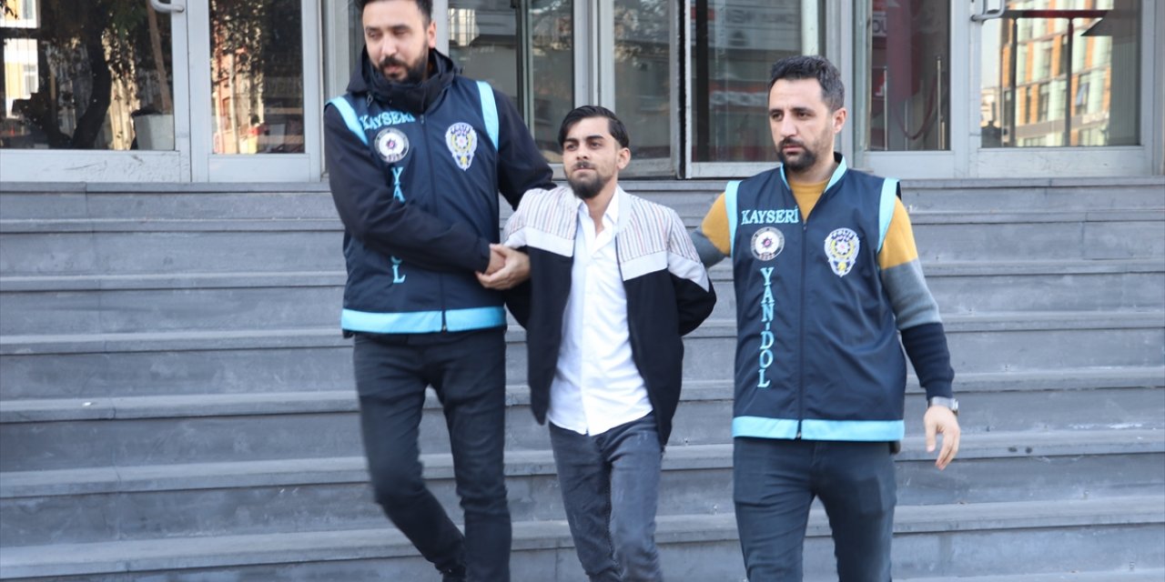 Kayseri'de çeşitli suçlardan aranan kişi dolabının arkasındaki gizli bölmede yakalandı