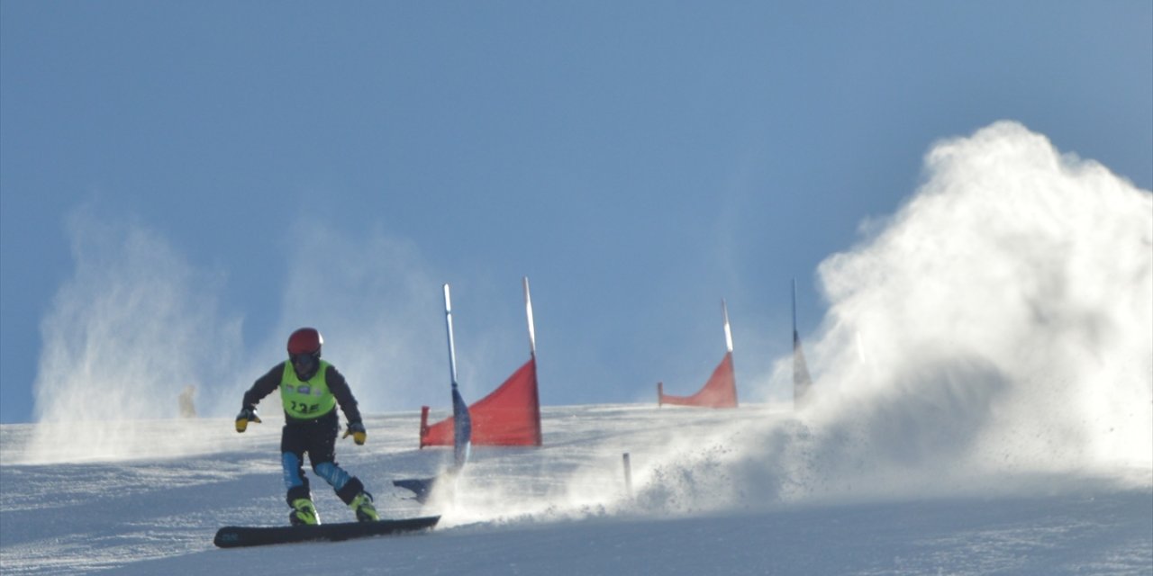 Erzurum'da düzenlenen "Snowboard Milli Takım Seçmeleri" tamamlandı