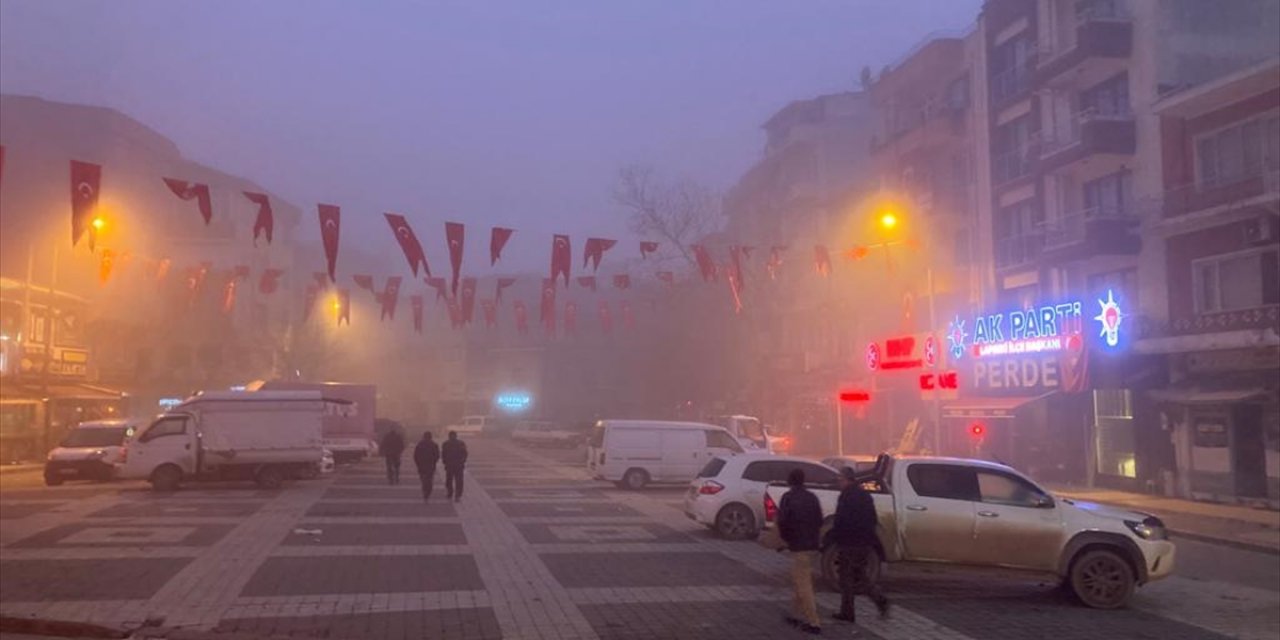 Çanakkale'de yoğun sis etkili oldu