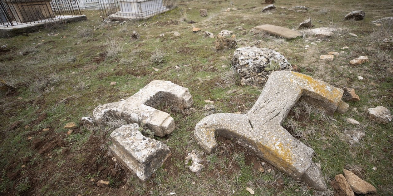 Tunceli'de tahrip edilen tarihi mezar taşları koruma altına alınacak