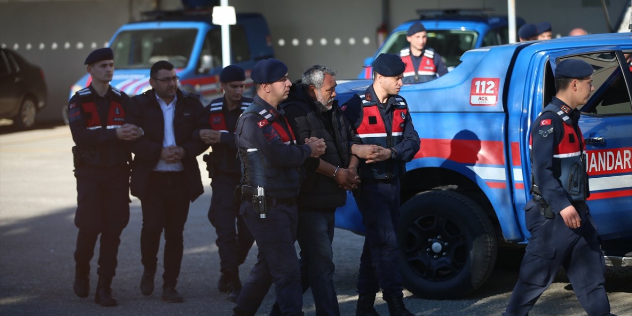 Kuzey Marmara Otoyolu'ndaki zincirleme kazaya ilişkin gözaltına alınan 7 sürücü adliyede