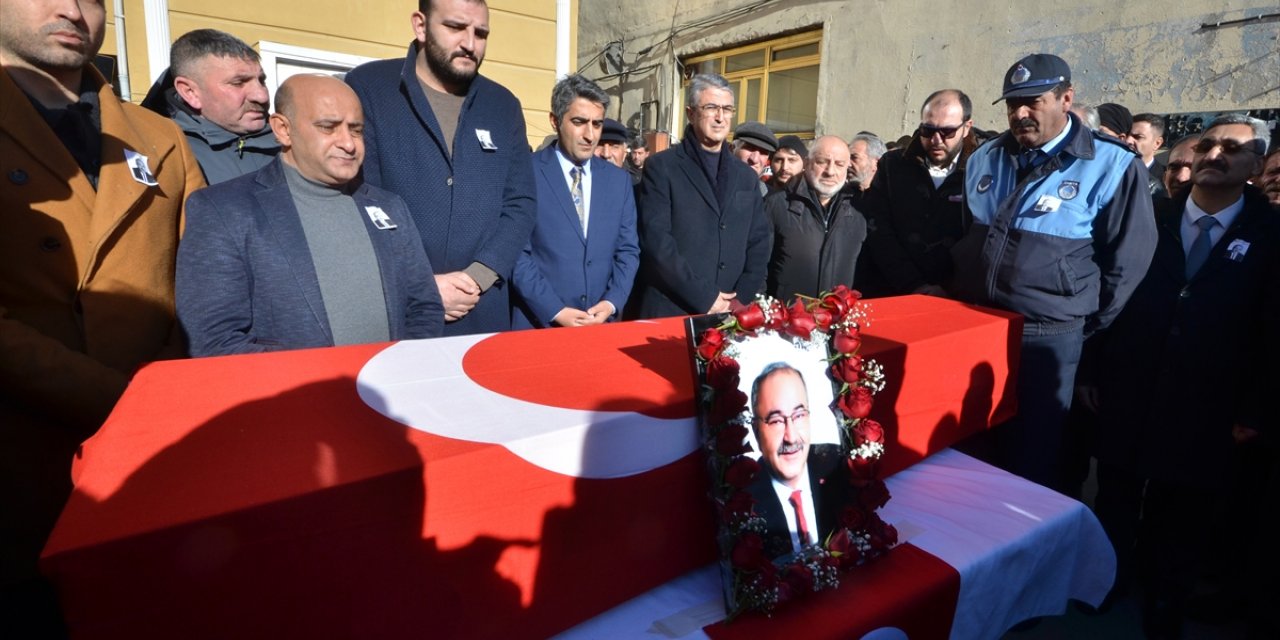 Ankara'da vefat eden Sarıkamış Belediye Başkanı Harun Hayali son yolculuğuna uğurlandı