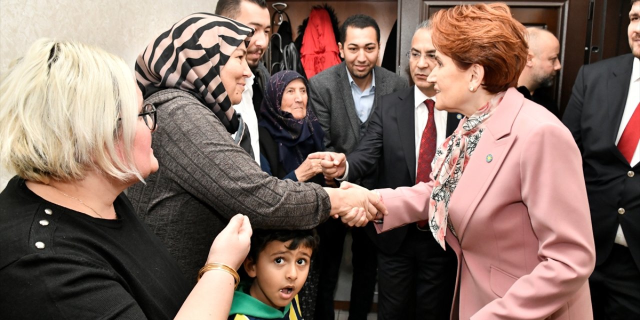 İYİ Parti Genel Başkanı Akşener'den şehit ailesine ziyaret