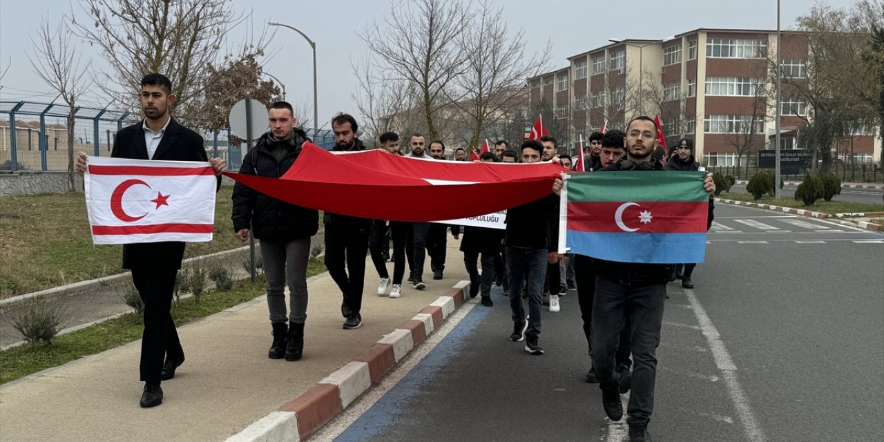 Edirne'de teröre lanet yürüyüşü gerçekleştirildi, şehitler için mevlit okutuldu