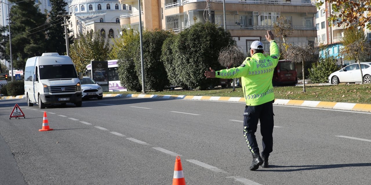 Şanlıurfa'da "Güvenli Okul" projesi kapsamında denetimler devam ediyor