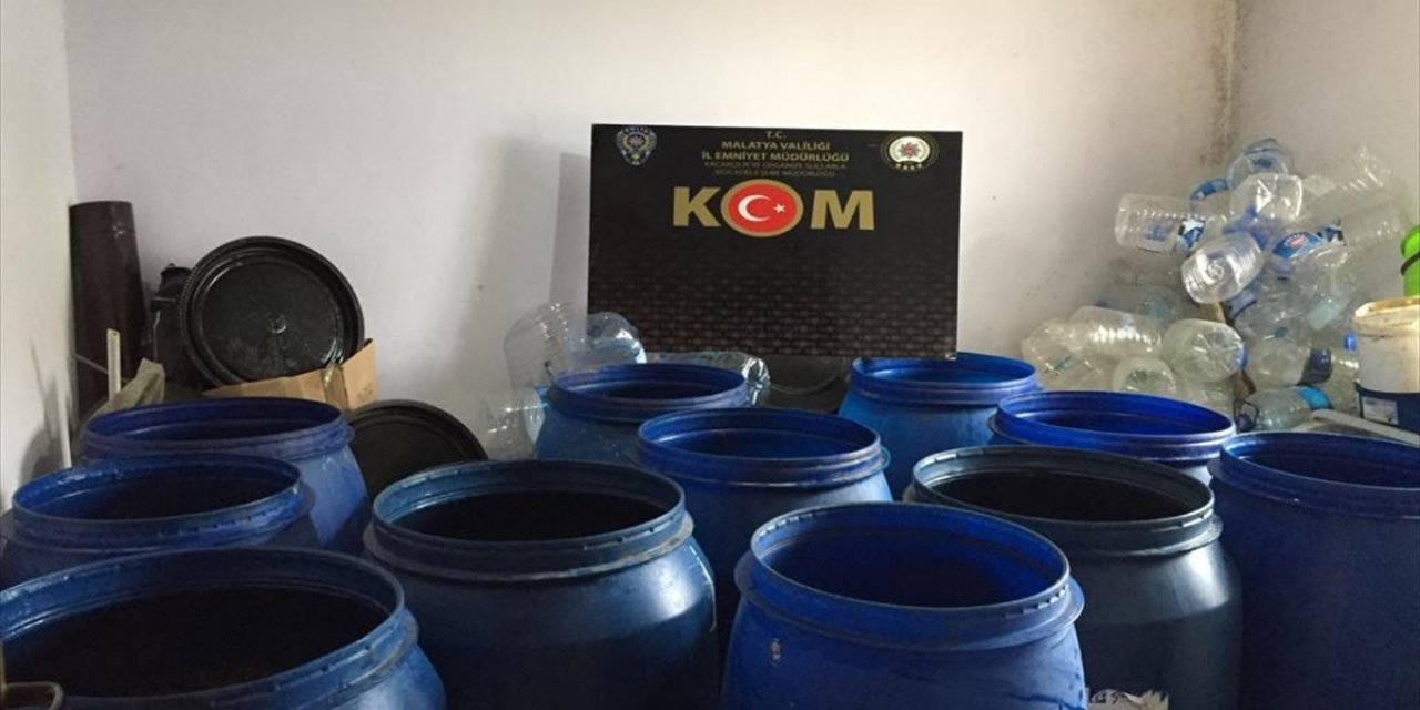 Malatya'da 4 bin 800 litre sahte içki ele geçirildi