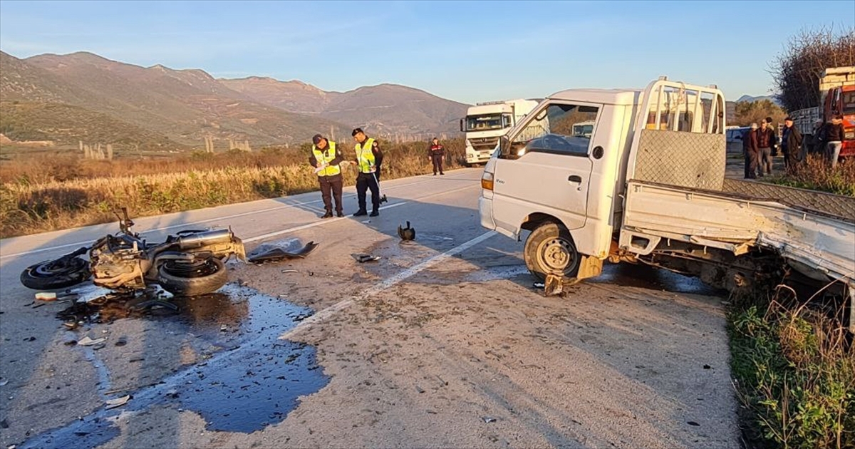 Bursa'da kamyonete arkadan çarpan motosiklet sürücüsü öldü