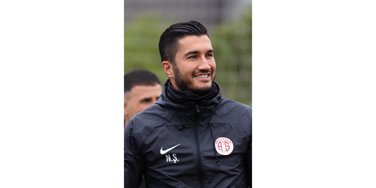 Borussia Dortmund hayaline kavuşan Şahin, Antalyaspor kariyerine 142 maç sığdırdı