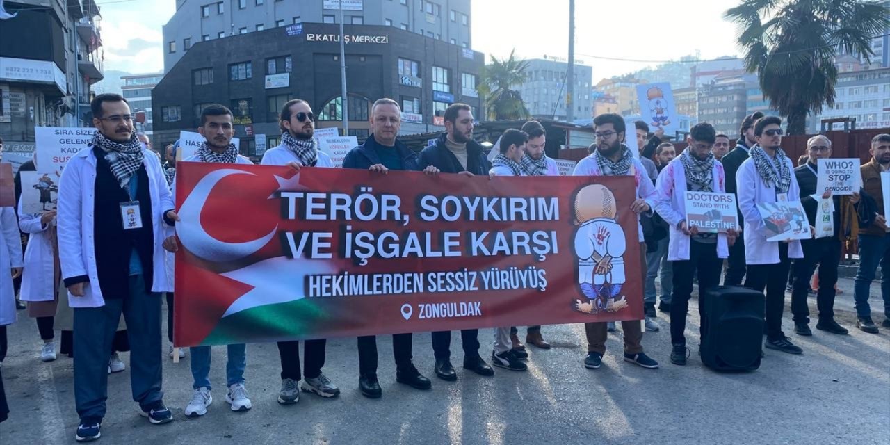 Sakarya ve Zonguldak'ta hekimler ve sağlık çalışanları Gazze için "sessiz yürüyüş" yaptı