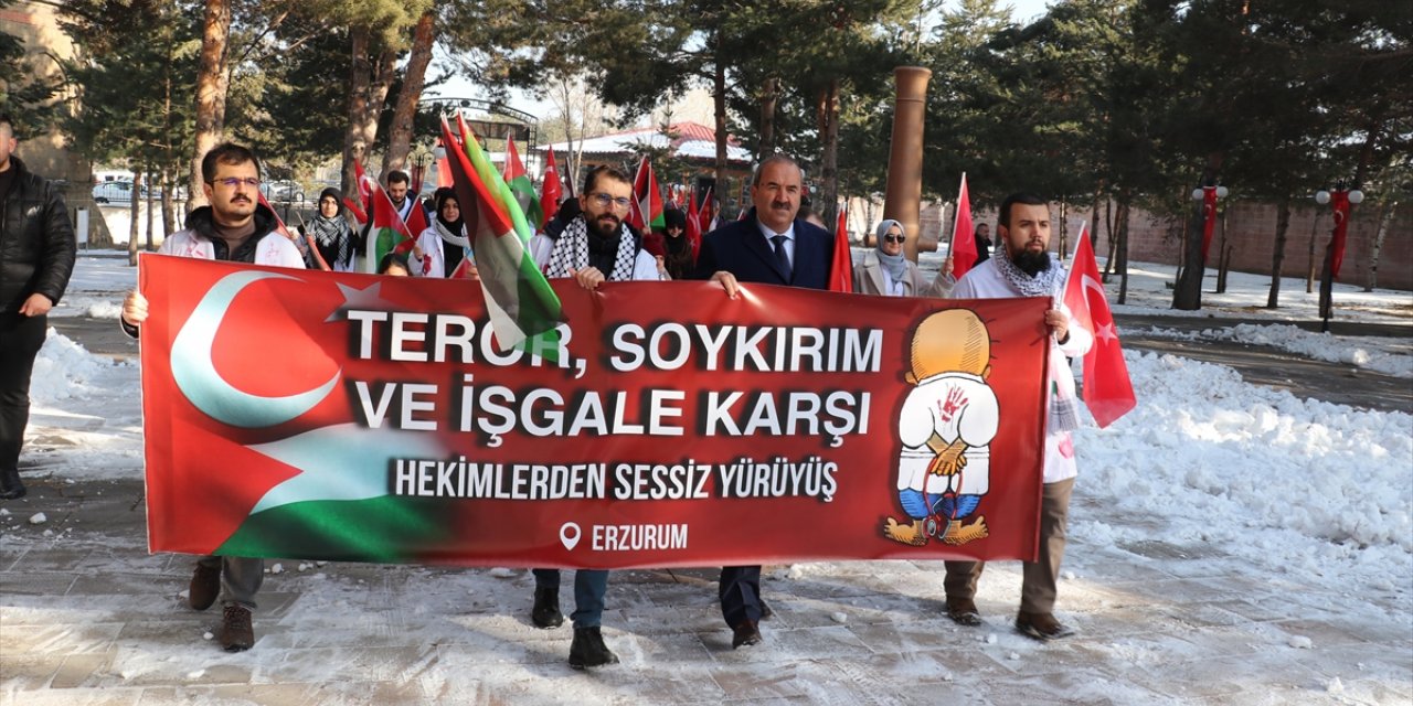 Erzurum ve Kars'ta sağlık çalışanları Filistin için "sessiz yürüyüş" gerçekleştirdi