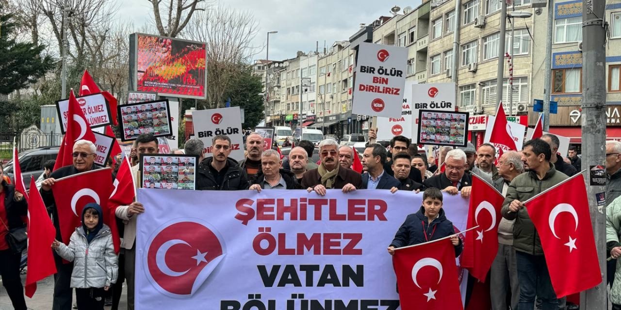 İstanbul'da şehit askerler için yürüyüş düzenlendi