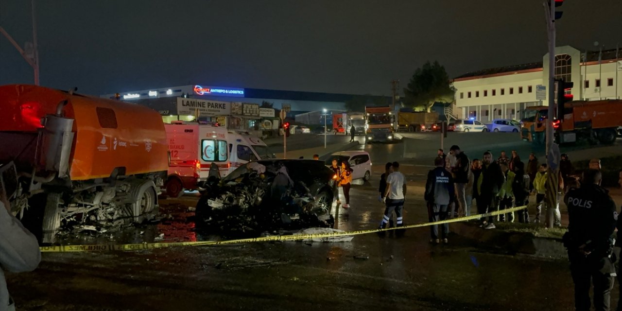 Esenyurt'ta trafik kazasında 2 kişi öldü, 2 kişi yaralandı