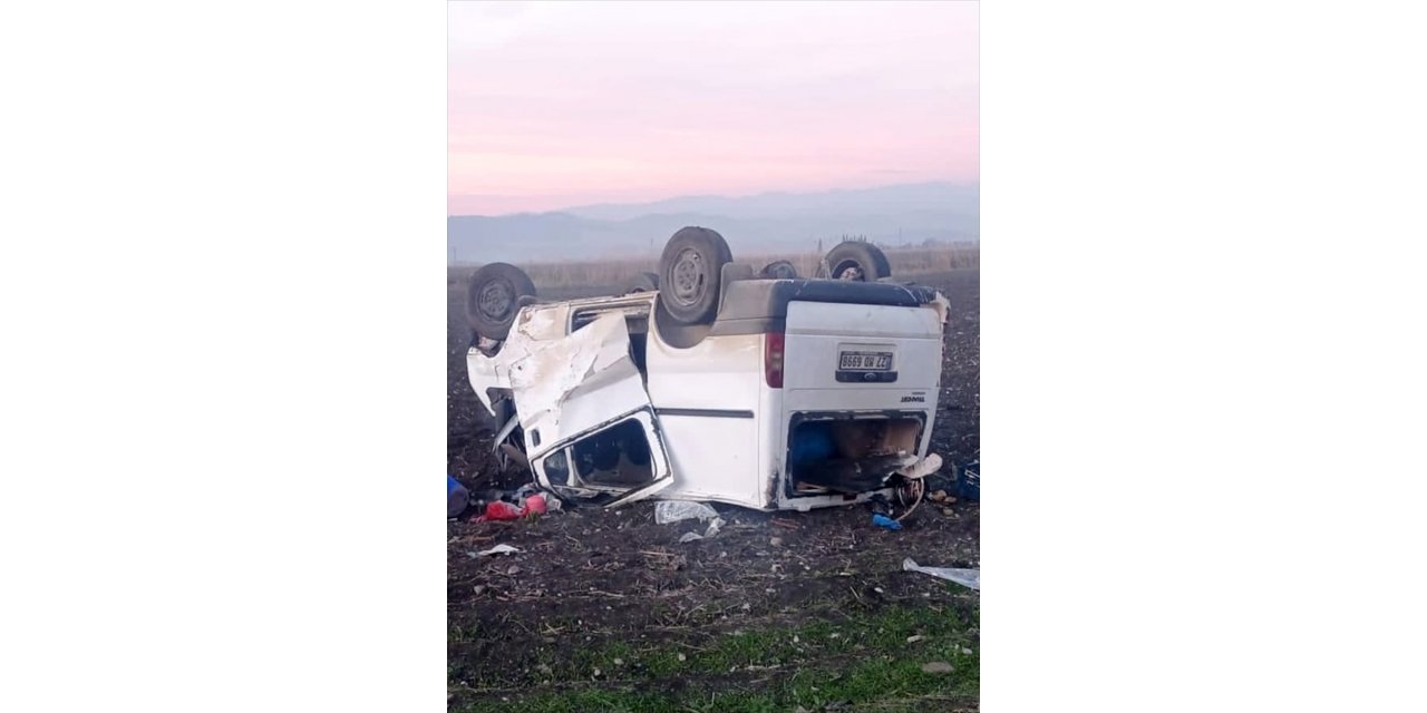 Kahramanmaraş'ta minibüsün tarlaya devrilmesi sonucu 8 kişi yaralandı