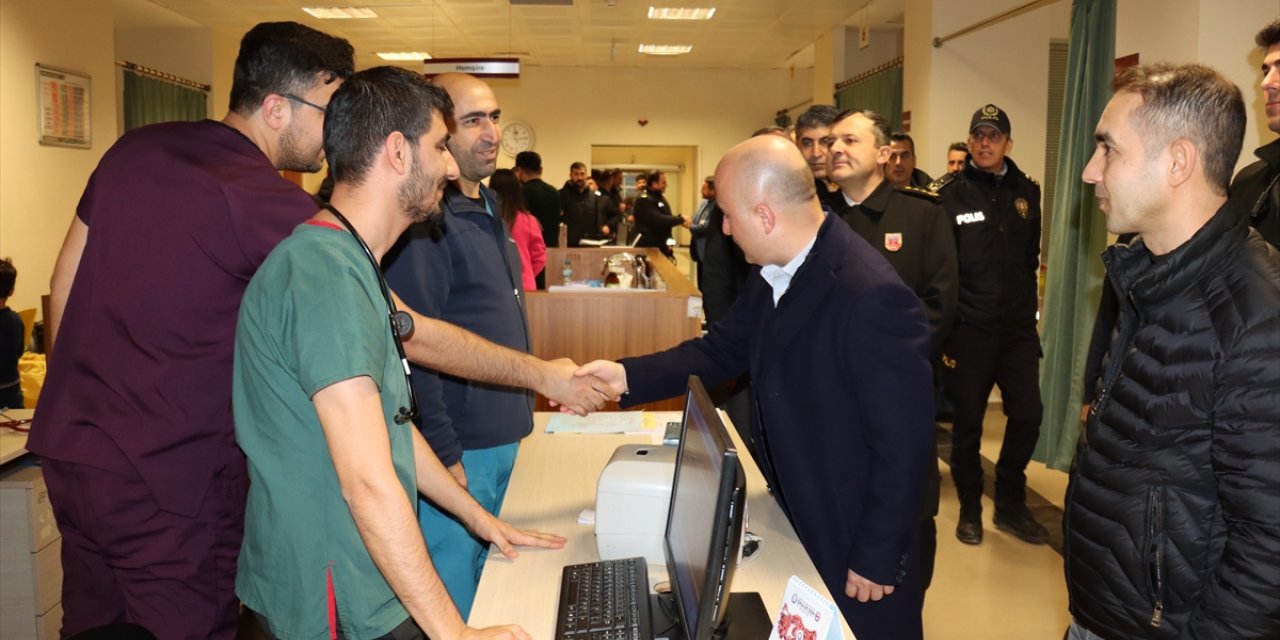 Adıyaman Valisi Varol, yılın son akşamı görev başındaki personeli ziyaret etti