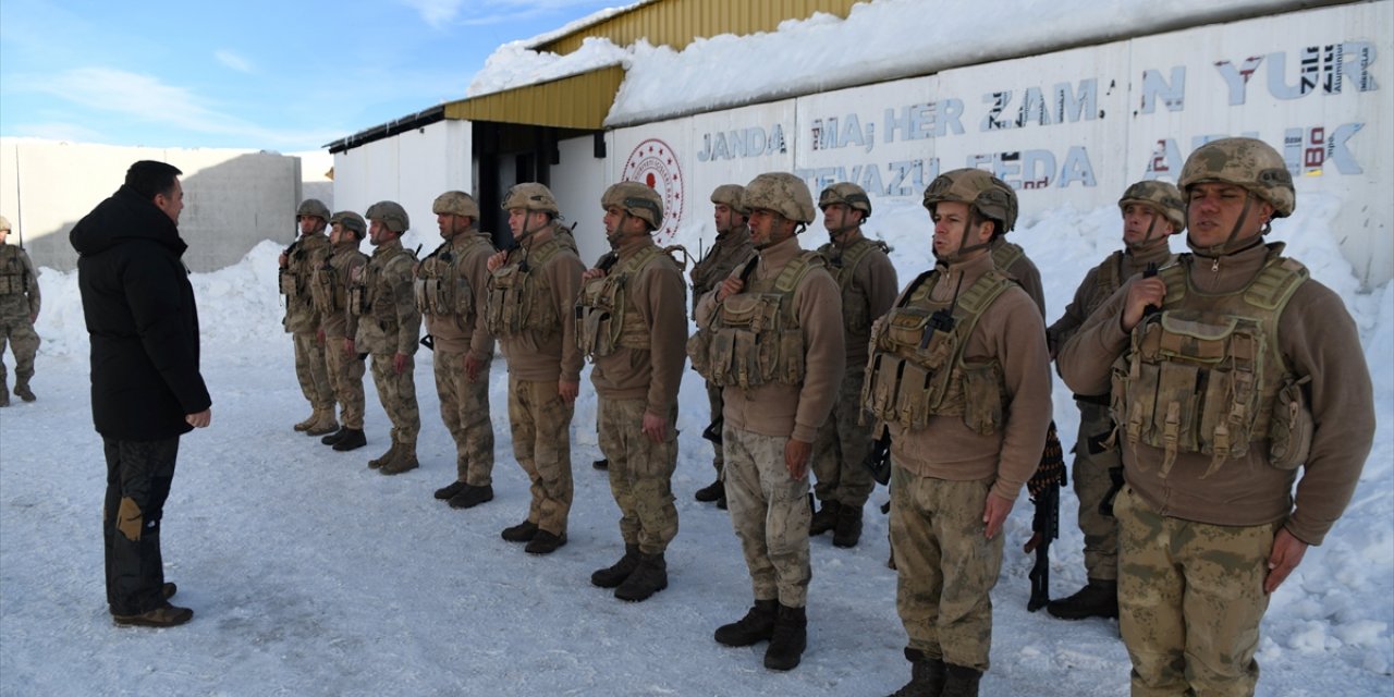 Tunceli Valisi Tekbıyıkoğlu, terörle mücadelenin kahramanlarıyla bir araya geldi