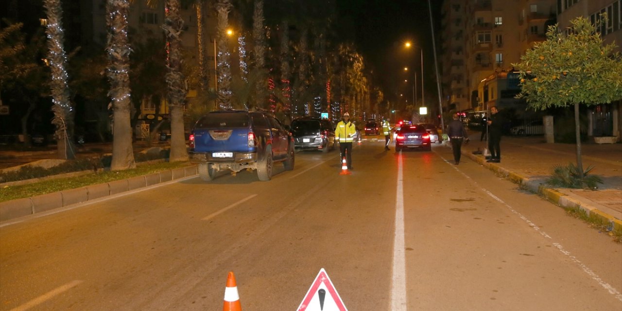 Antalya'da polis ekipleri yılbaşı denetiminde