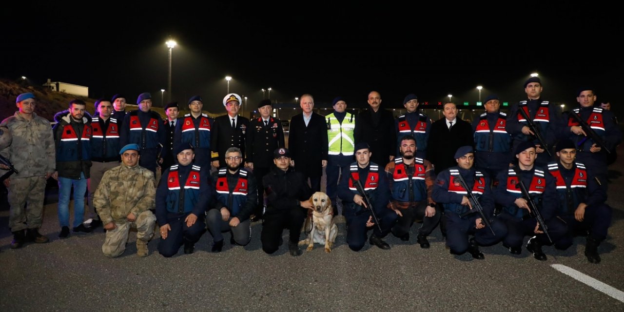 İstanbul Valisi Gül'den ziyaretler ve yılbaşı denetimi