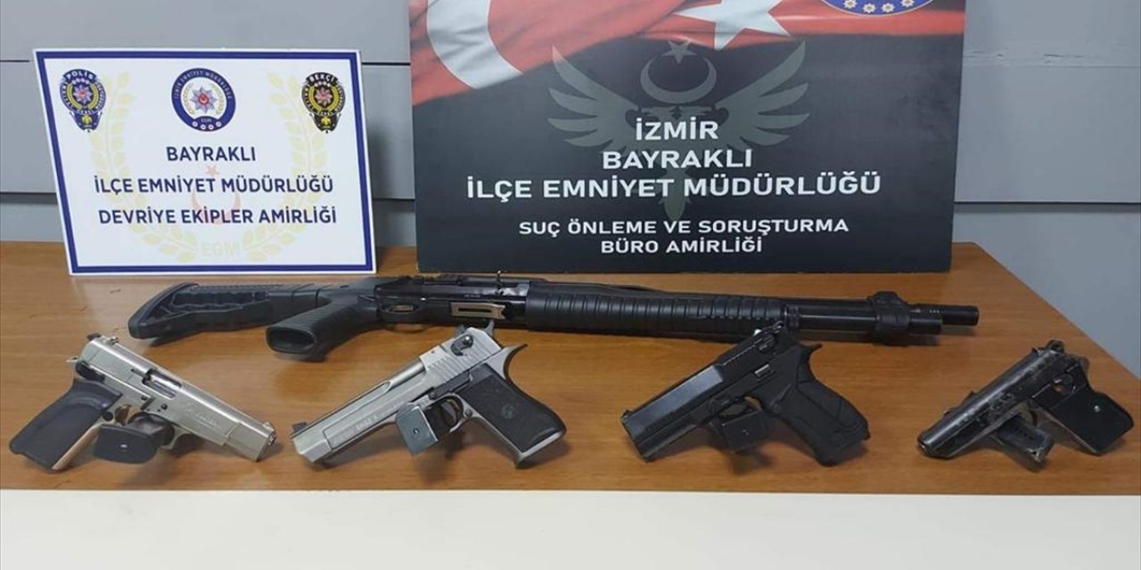 İzmir'de yılbaşı kutlamalarında havaya ateş açan 14 kişi yakalandı