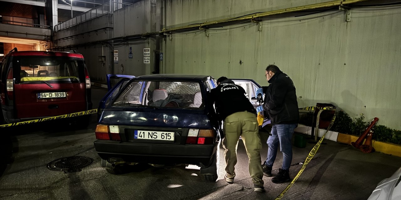 Sakarya'da bir kişi eski kız arkadaşı ve ağabeyini tabancayla vurdu