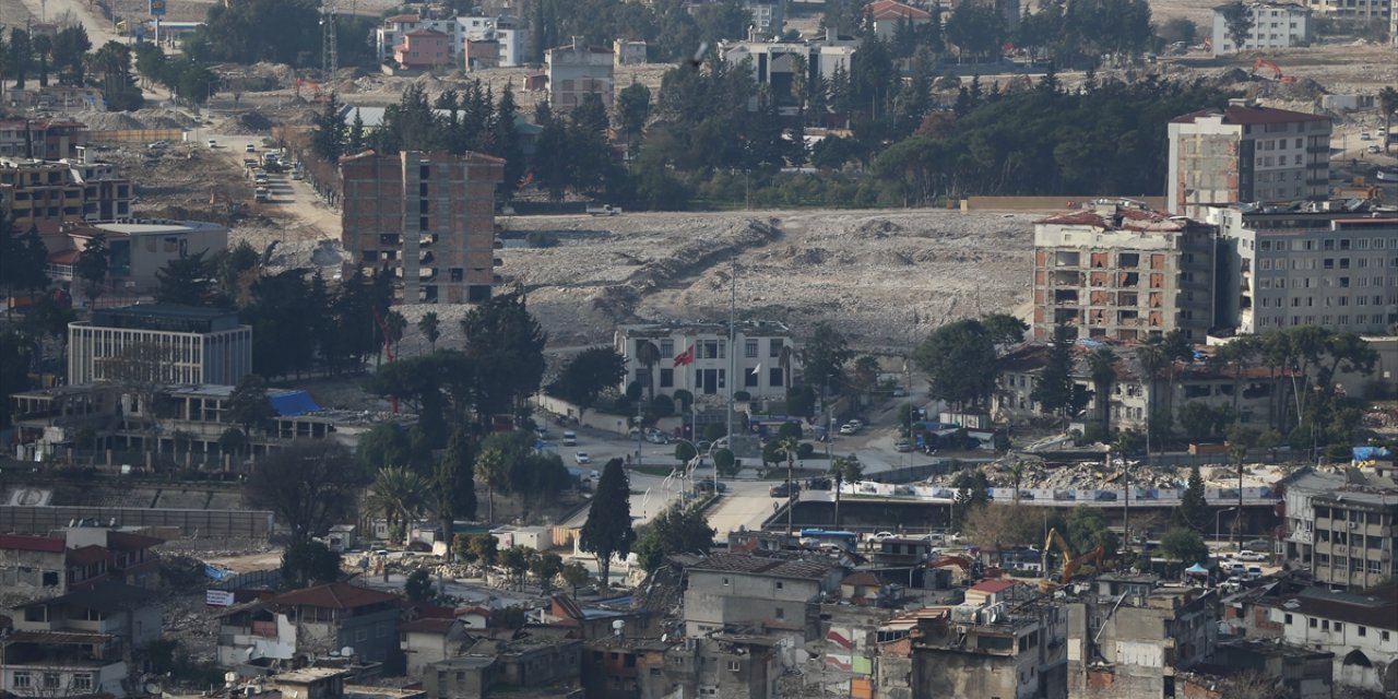 Depremin vurduğu Hatay'da enkaz kaldırma çalışmalarında sona yaklaşıldı