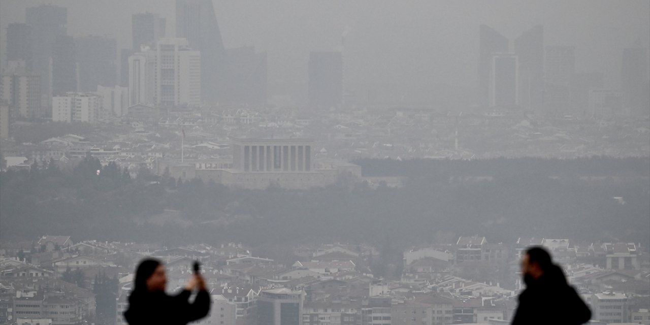 Ankara'da hava kirliliği gün içinde "orta seviyede" ölçüldü