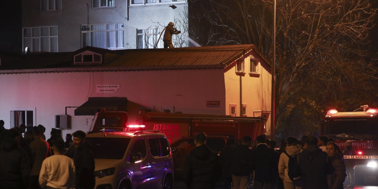 Sultanbeyli’de Kur'an kursunun bahçesinde çıkan yangın söndürüldü