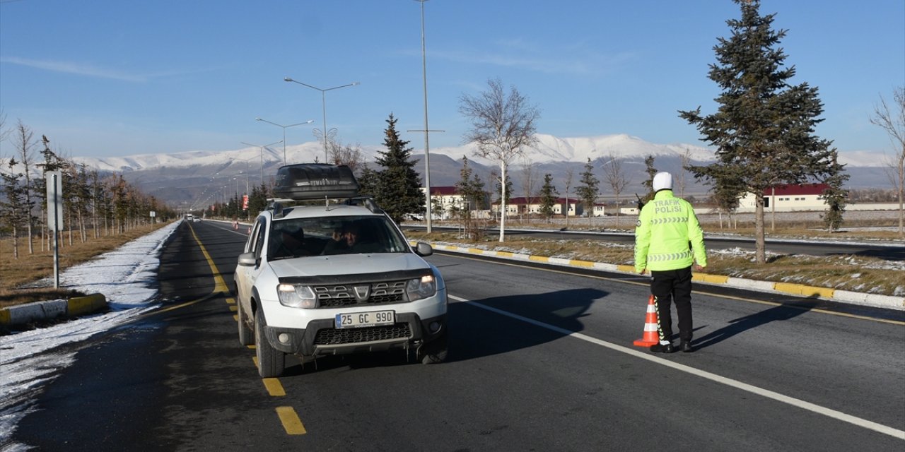 Erzurum'da bir yılda trafik kurallarını ihlal eden 70 binin üzerinde sürücüye ceza