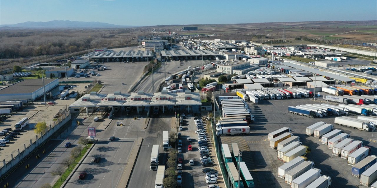 Trakya'daki gümrük kapılarından 2023'te 15 milyondan fazla yolcu geçişi yapıldı