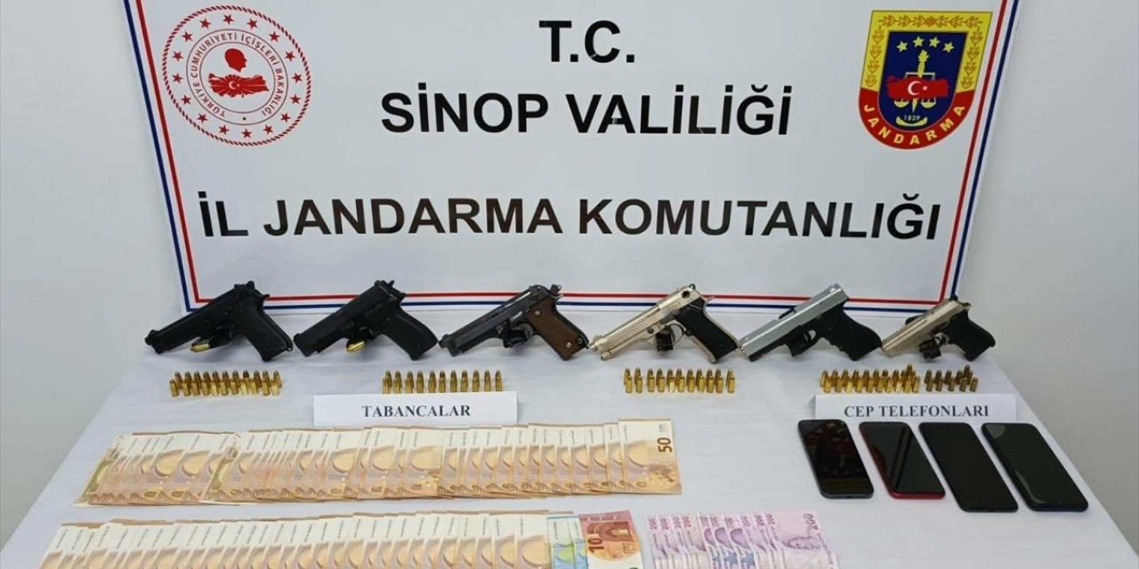 Sinop'ta silah kaçakçılığı operasyonunda 5 zanlı yakalandı