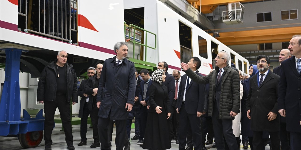 İstanbul Havalimanı Metrosu'nun sürücüsüz yerli tren seti raylara çıkmaya hazır