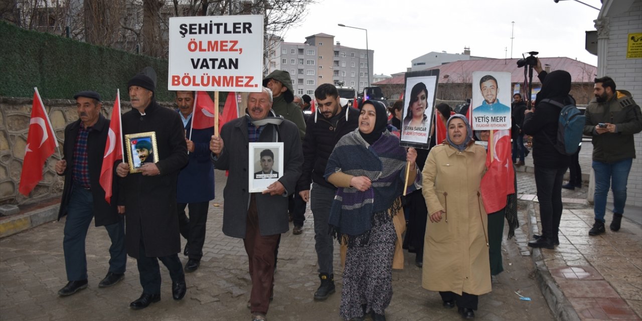 Vanlı aileler HDP İl Başkanlığı önündeki eylemlerini sürdürdü