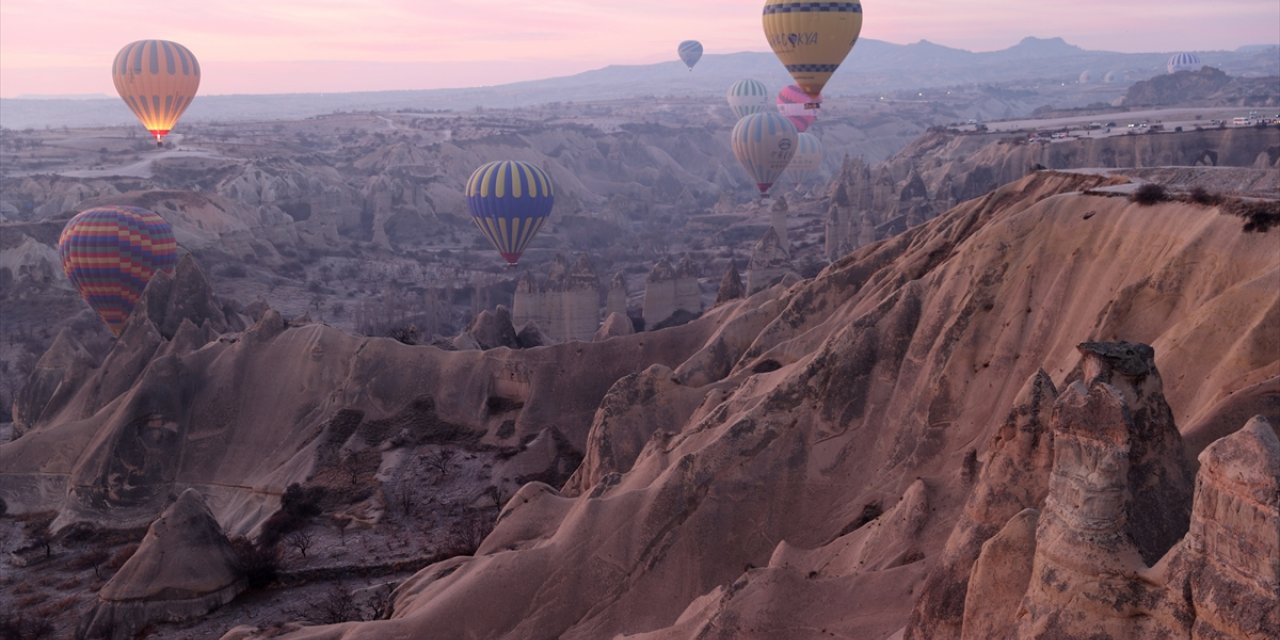 Kapadokya'da geçen yıl 615 binden çok turist balon turuna katıldı