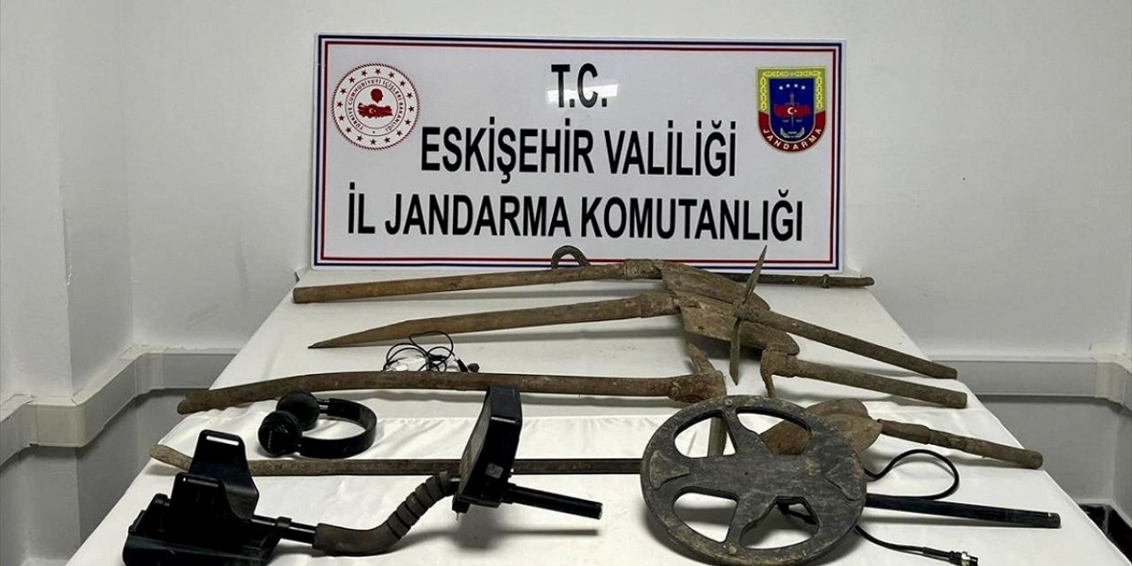 Eskişehir'de sit alanında izinsiz kazı yaptıkları iddiasıyla 4 zanlı tutuklandı