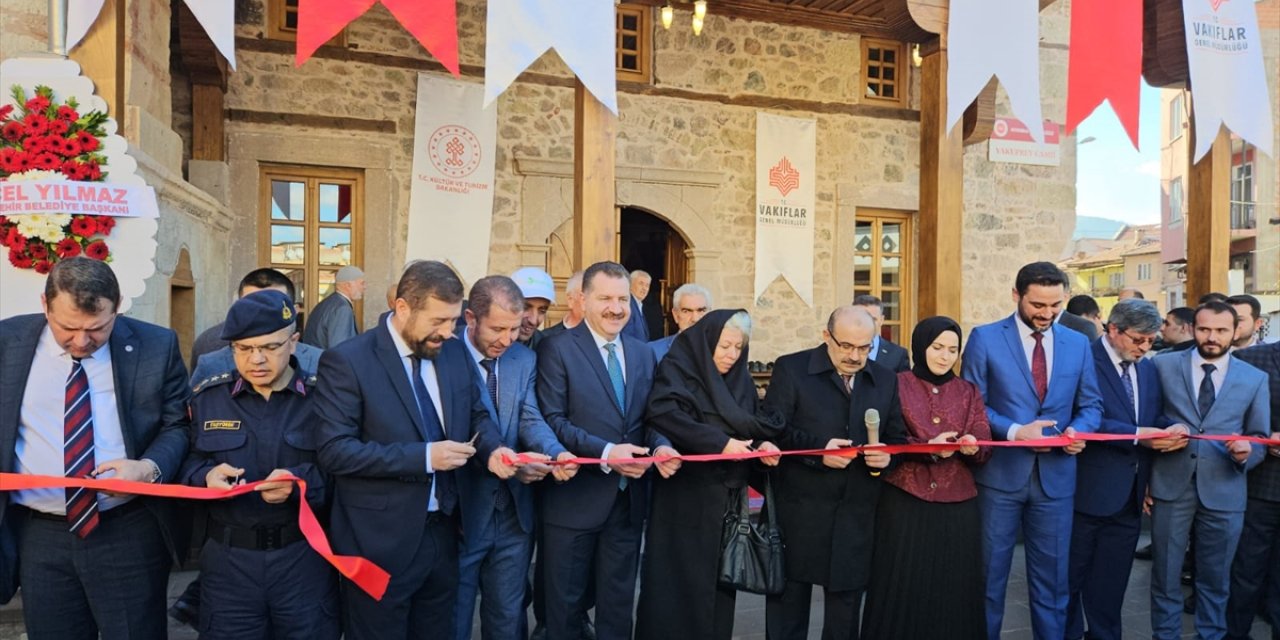 Balıkesir'de restore edilen 220 yıllık Yakup Bey Camisi cemaatine kavuştu