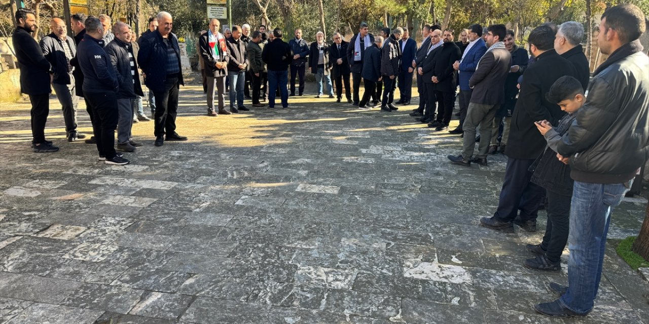 "Kudüs şairi" Mehmet Akif İnan, Şanlıurfa'daki kabri başında anıldı