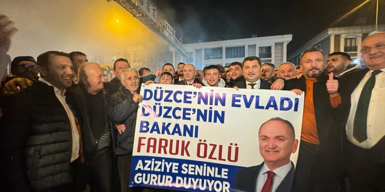 Düzce Belediye Başkanı Özlü'ye coşkulu karşılama