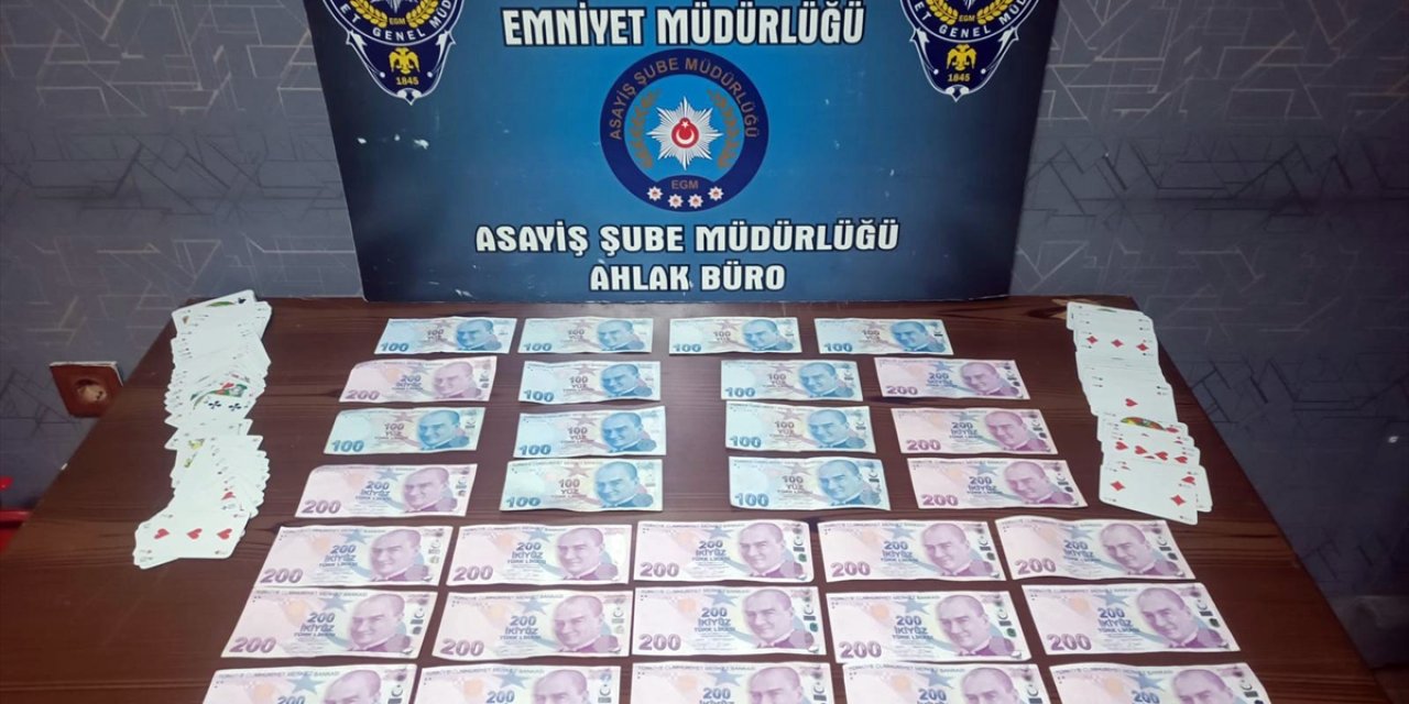 Kocaeli'de kumar oynayan 3 kişiye para cezası verildi