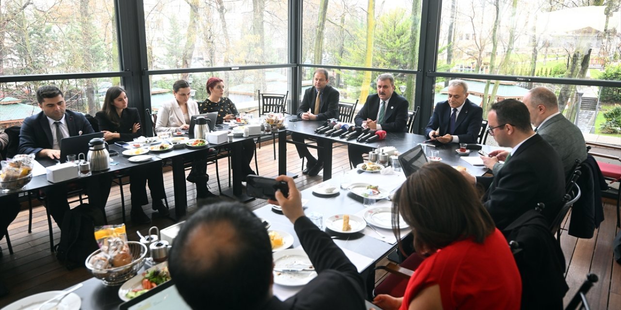 BBP Genel Başkanı Destici, Meclis'te basın mensuplarıyla bir araya geldi: