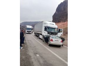 Okul müdürü trafik kazasında yaşamını yitirdi