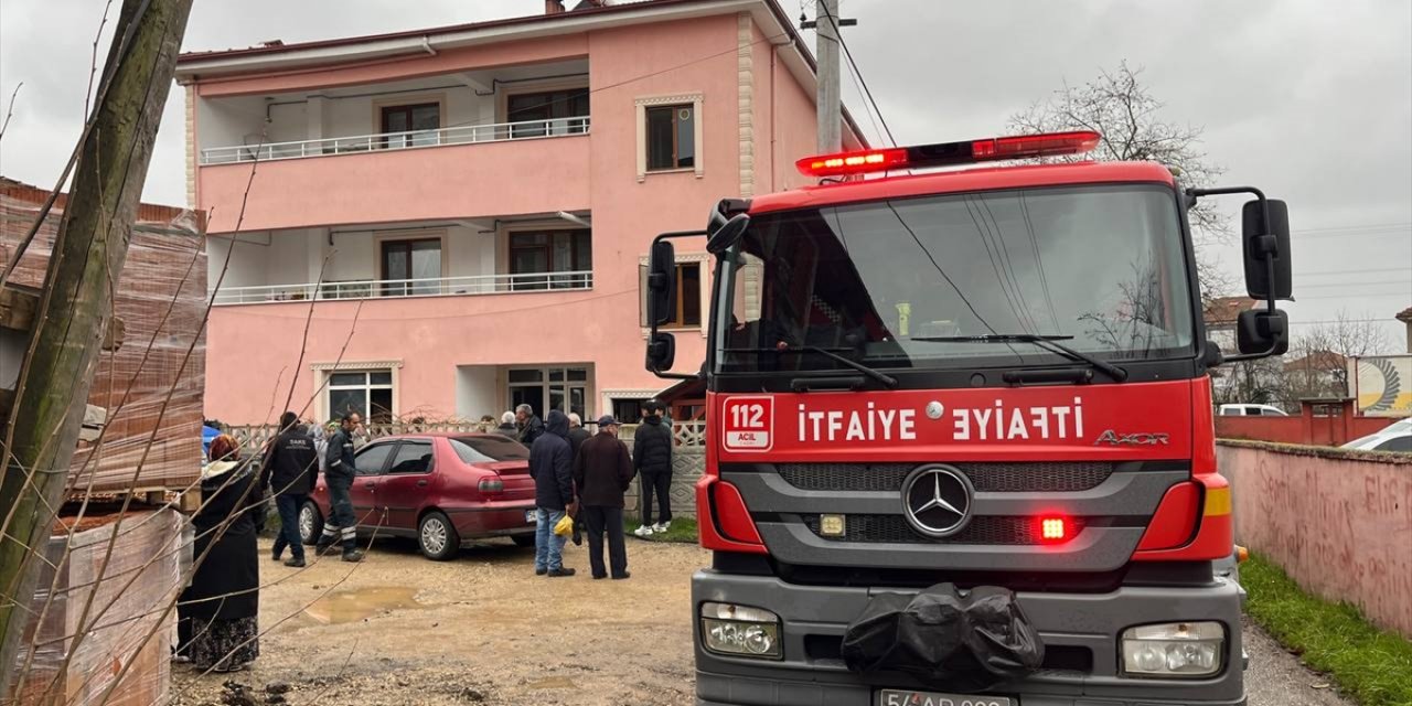 Sakarya'da yaşlı kadın, yangın çıkan evde ölü bulundu