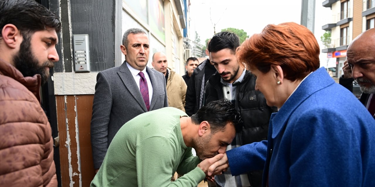 İYİ Parti Genel Başkanı Akşener, partisinin Manisa teşkilatıyla buluştu: