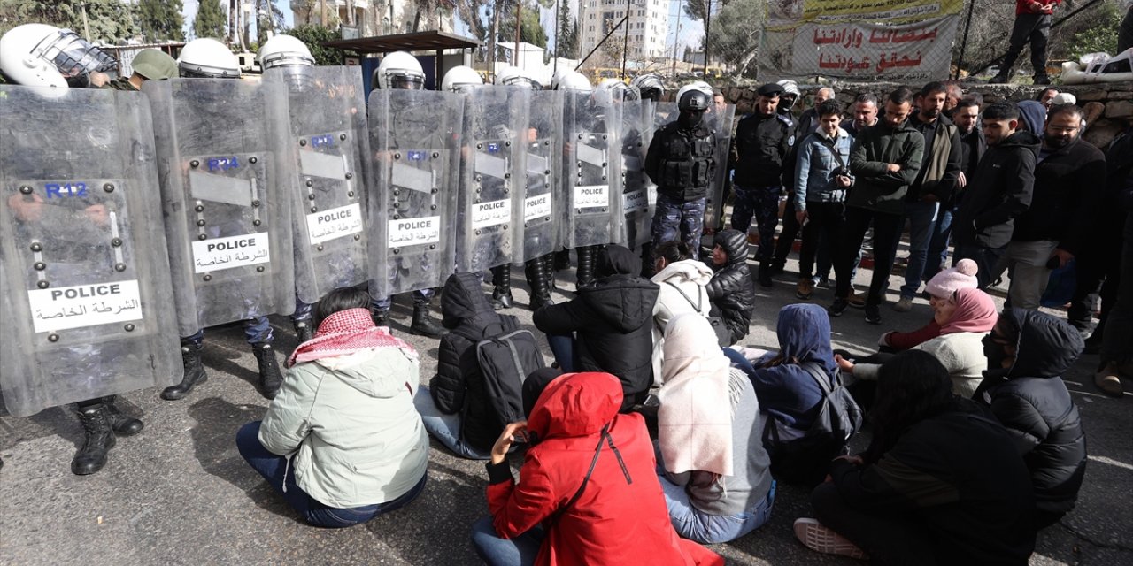 İşgal altındaki Batı Şeria'da ABD Dışişleri Bakanı'nın ziyareti protesto edildi