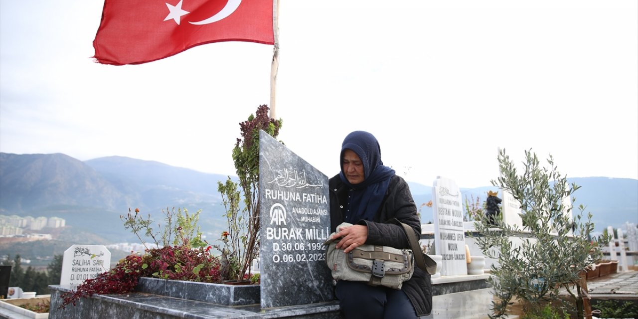 Depremde hayatını kaybeden AA muhabiri Burak Milli, mezarı başında anıldı