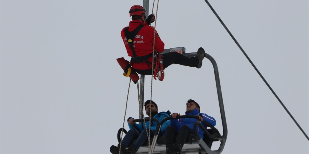 Kahramanmaraş kayak merkezinde "arama ve kurtarma" tatbikatı yapıldı