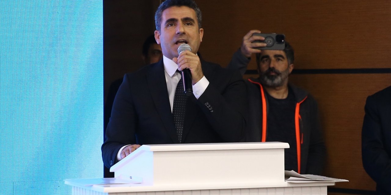 AK Parti Bingöl Belediye Başkanı adayı Arıkan, partililerle bir araya geldi