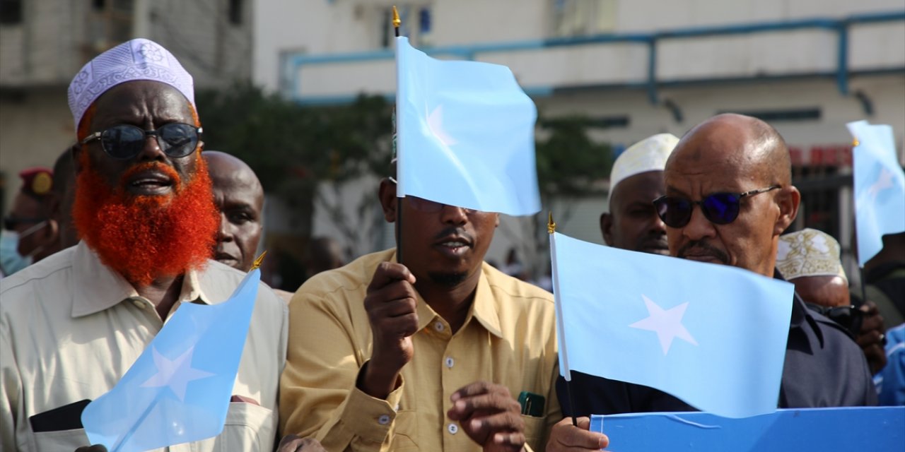 Somali'de yüzlerce kişi Etiyopya'yı protesto etti