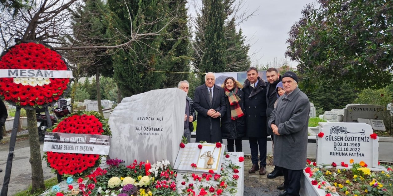 Türk halk müziği sanatçısı Kıvırcık Ali mezarı başında anıldı